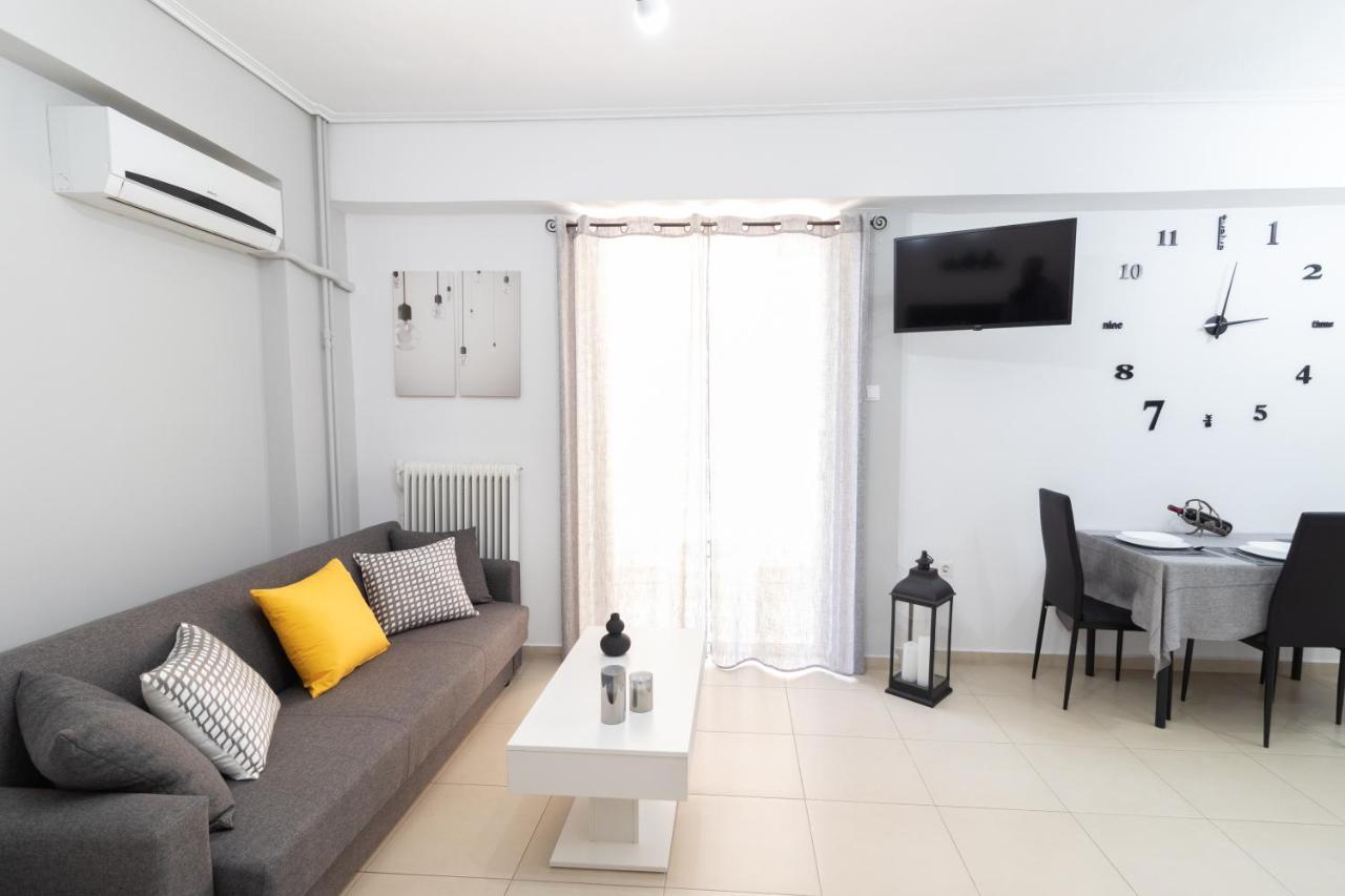 C3 Modern Spartan Apartment Exterior photo